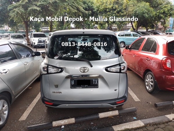 kaca mobil belakang toyota sienta di depok bogor