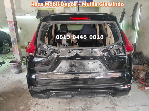 Toko dan Bengkel Kaca Mobil yang Retak di Cibinong Tajur  Ciawi Bogor Bergaransi